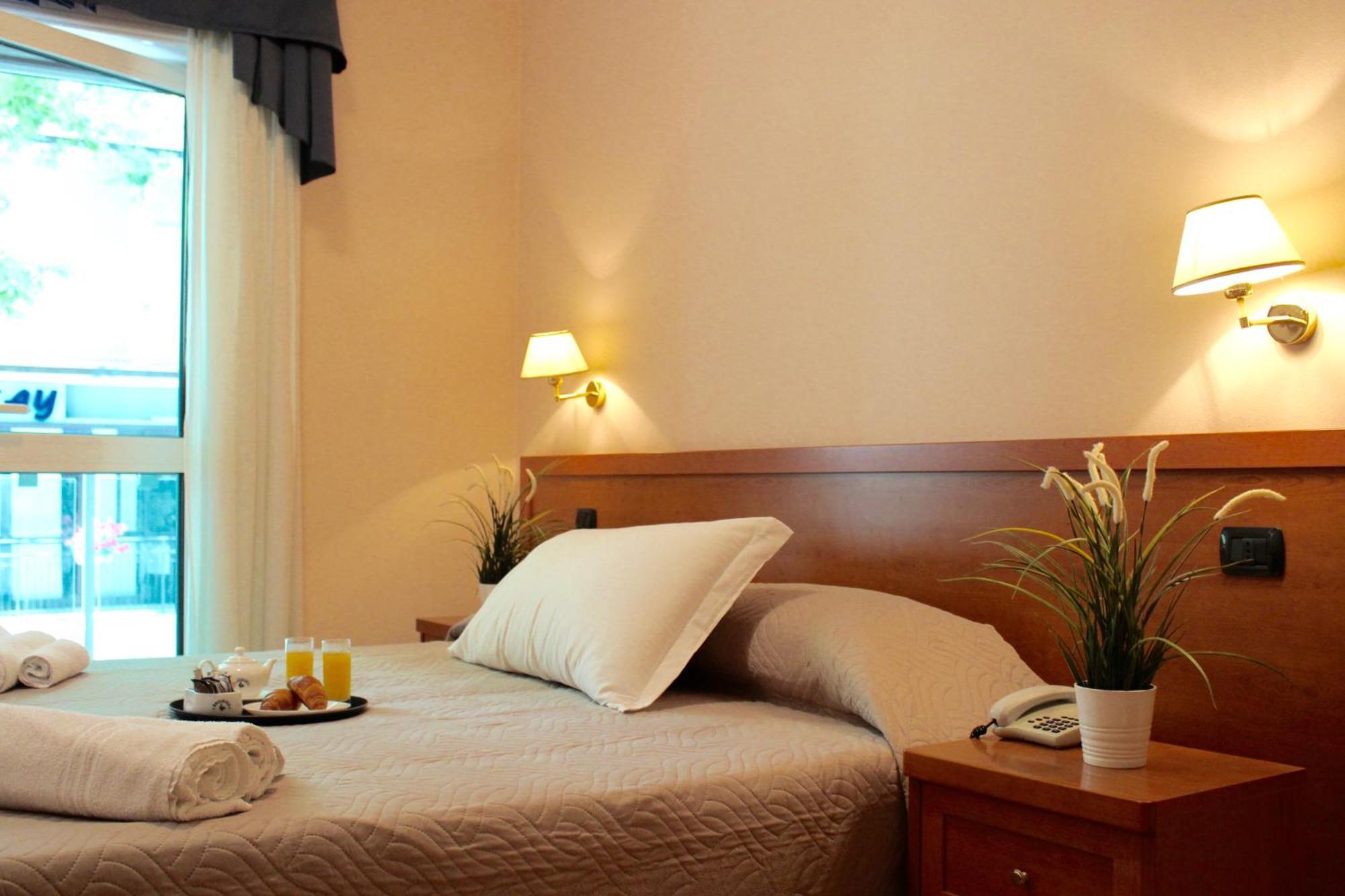 Hotel Jole Чезенатіко Екстер'єр фото