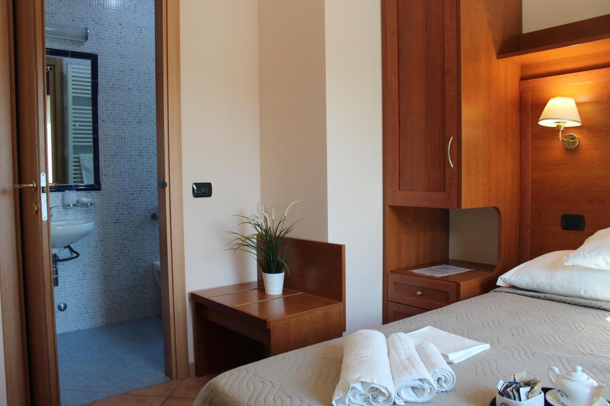 Hotel Jole Чезенатіко Екстер'єр фото