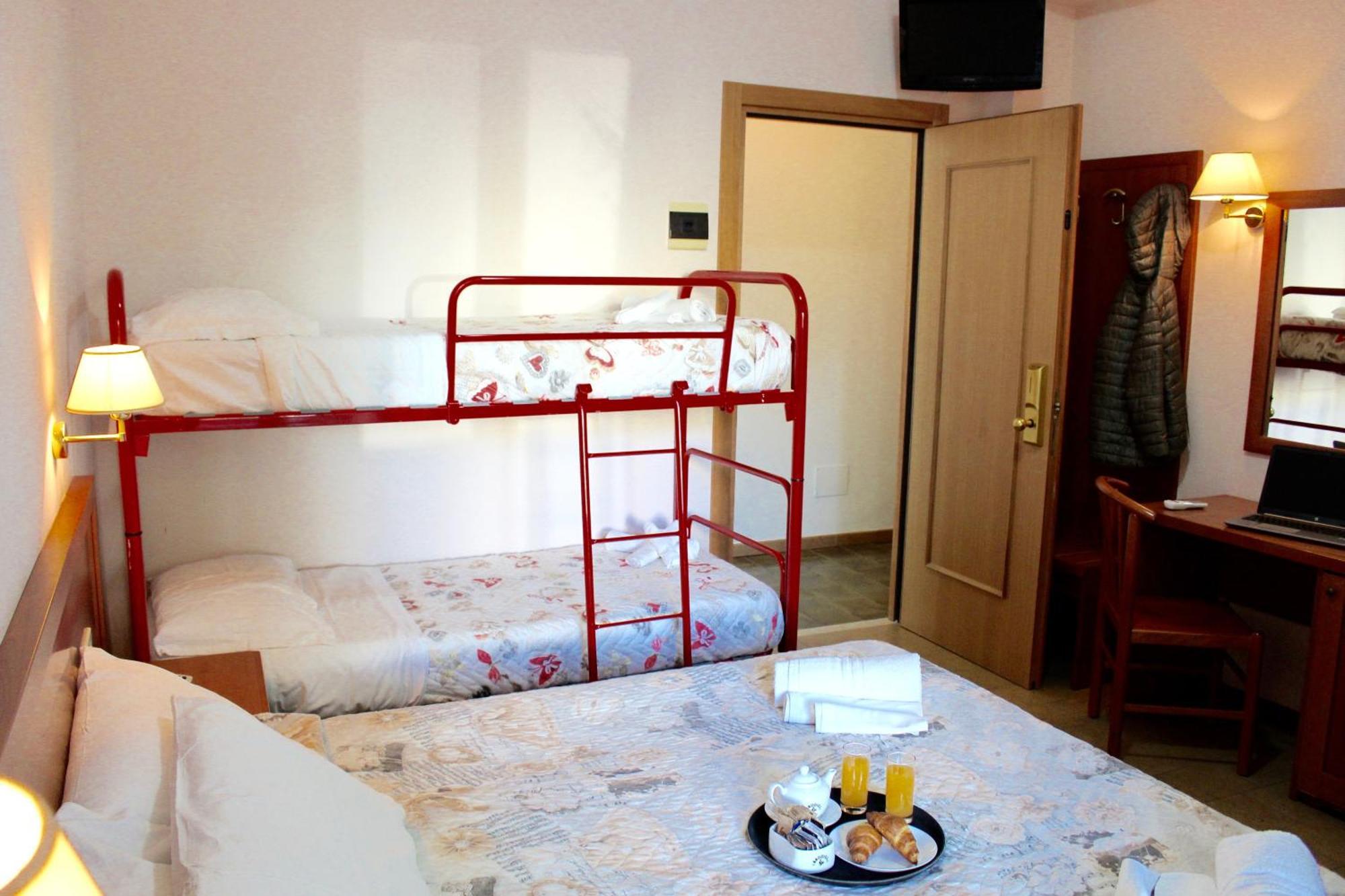 Hotel Jole Чезенатіко Екстер'єр фото