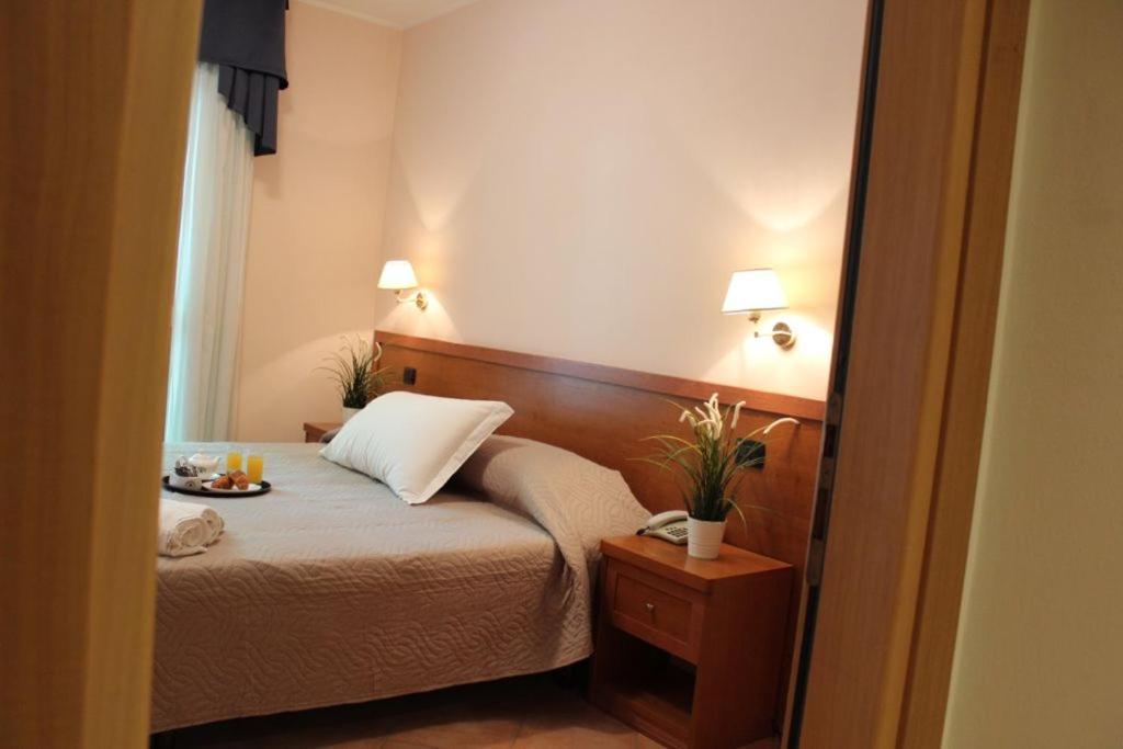 Hotel Jole Чезенатіко Екстер'єр фото